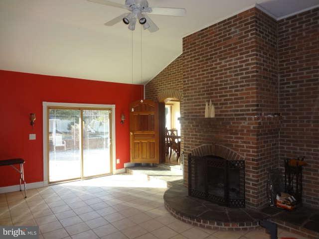 6420 Solomons Island Road Tracys Landing, MD 20779 - Photo 18 of 30 Family Room