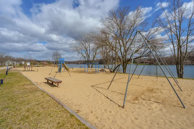 $654,000 | 414 Midlakes Boulevard, Plainwell, MI 49080