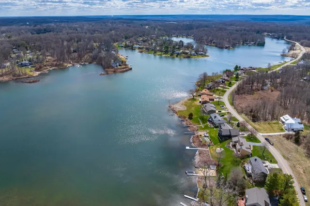 $654,000 | 414 Midlakes Boulevard, Plainwell, MI 49080