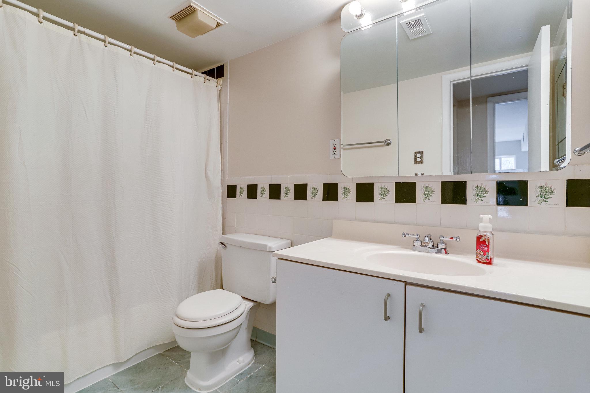 5017 7th Road South, Unit 201 Arlington, VA 22204 - Photo 16 of 31