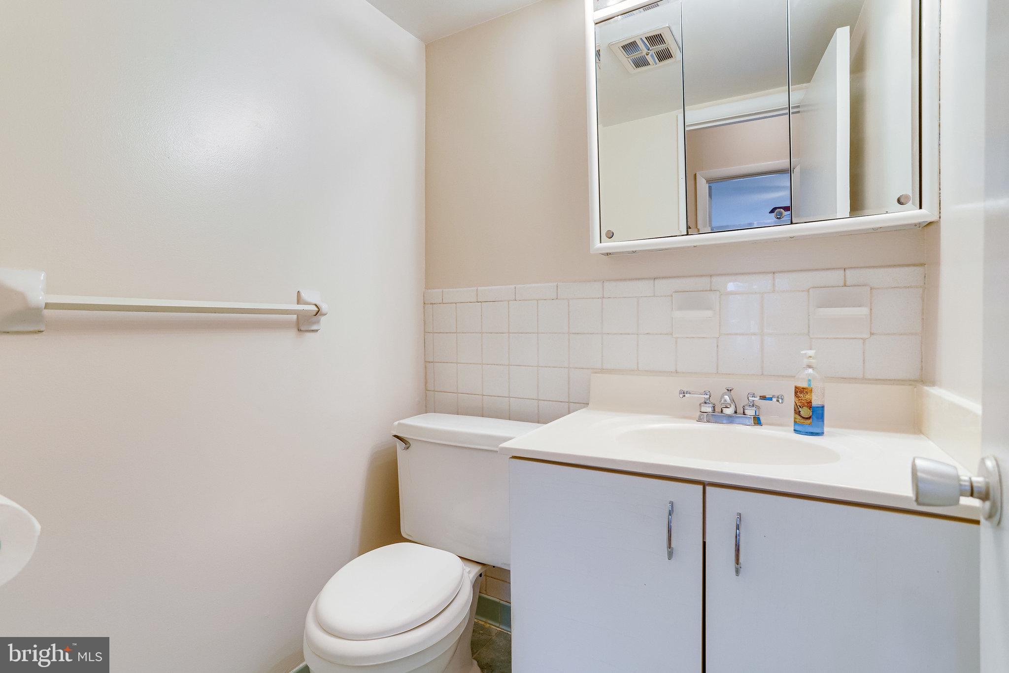 5017 7th Road South, Unit 201 Arlington, VA 22204 - Photo 19 of 31