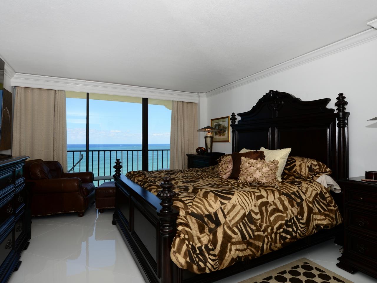 100 South Beach Road, Unit PHB Jupiter, FL 33469 - Photo 11 of 28 Master Bedroom