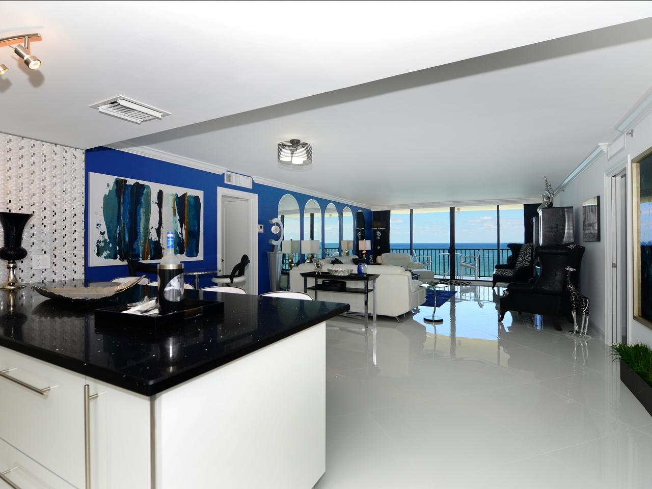100 South Beach Road, Unit PHB Jupiter, FL 33469 - Photo 6 of 28 Kitchen - Living Room