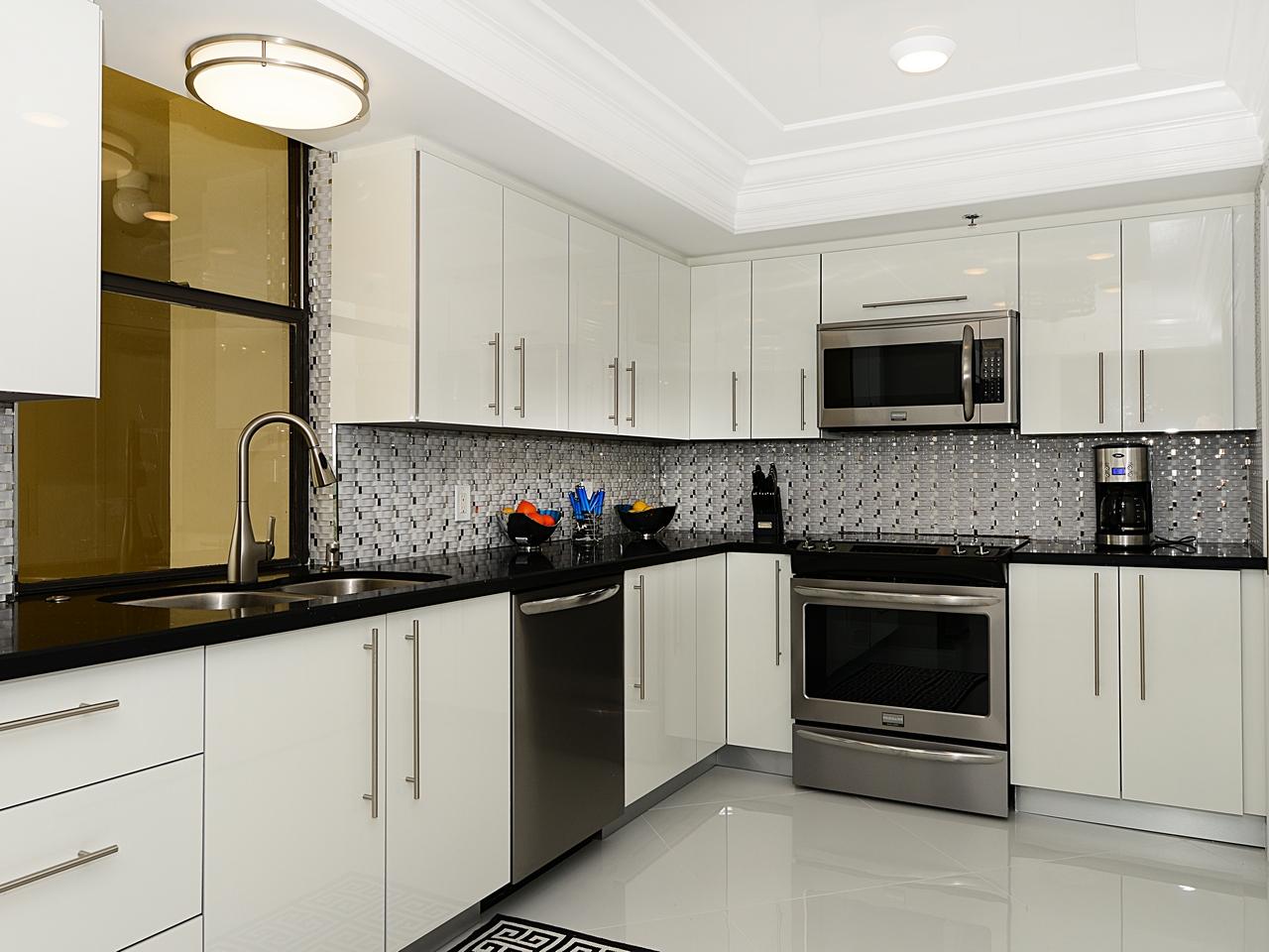 100 South Beach Road, Unit PHB Jupiter, FL 33469 - Photo 7 of 28 Kitchen