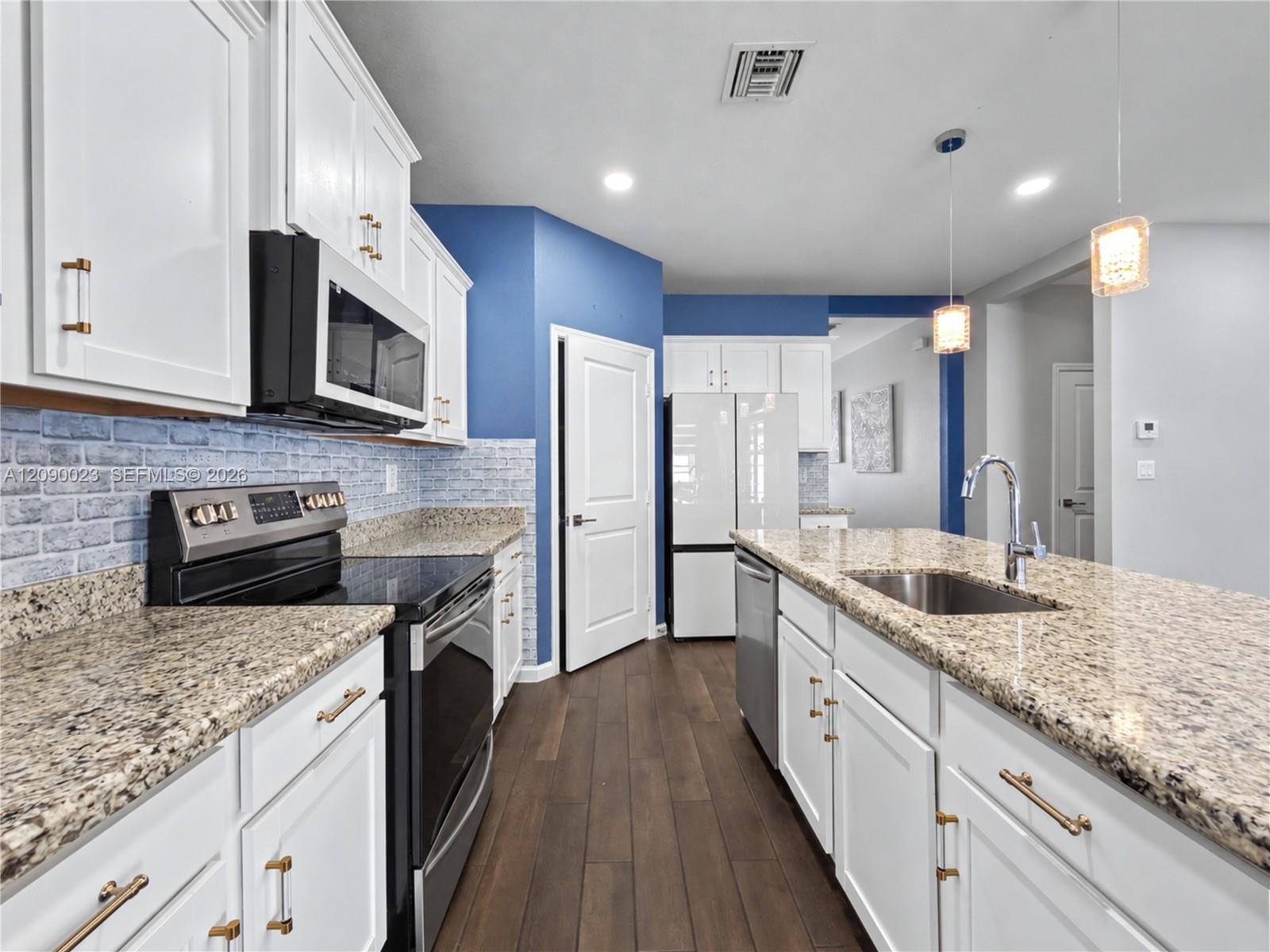 27904 Southwest 133rd Path Homestead, FL 33032 - Photo 12 of 46 Gallery Image 12