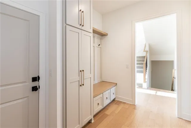 $889,000 | 18501 Mohawk Lane, Overland Park, KS 66085