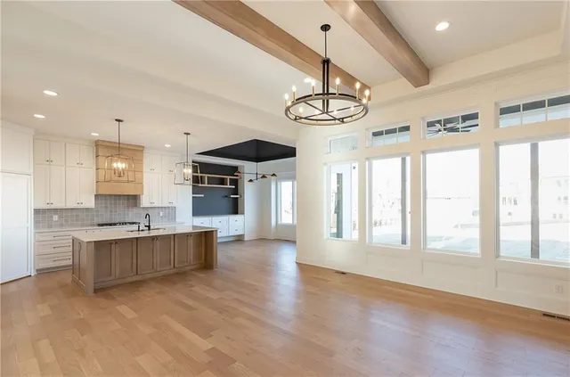 $889,000 | 18501 Mohawk Lane, Overland Park, KS 66085