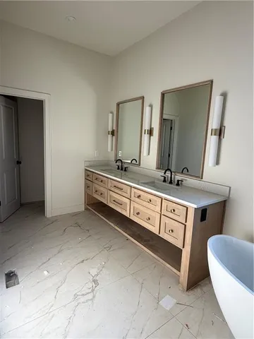 $889,000 | 18501 Mohawk Lane, Overland Park, KS 66085