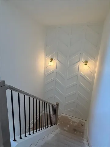 $889,000 | 18501 Mohawk Lane, Overland Park, KS 66085