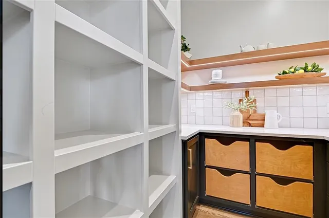 $874,000 | 18501 Mohawk Lane, Overland Park, KS 66085