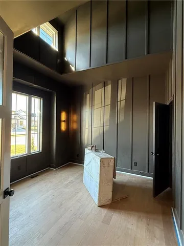 $889,000 | 18501 Mohawk Lane, Overland Park, KS 66085