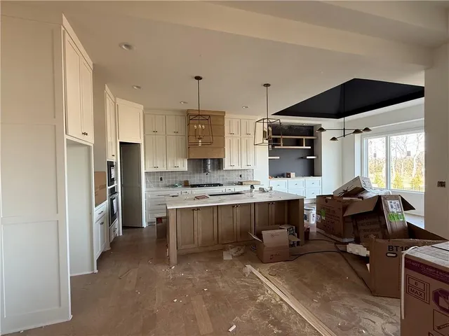 $874,000 | 18501 Mohawk Lane, Overland Park, KS 66085