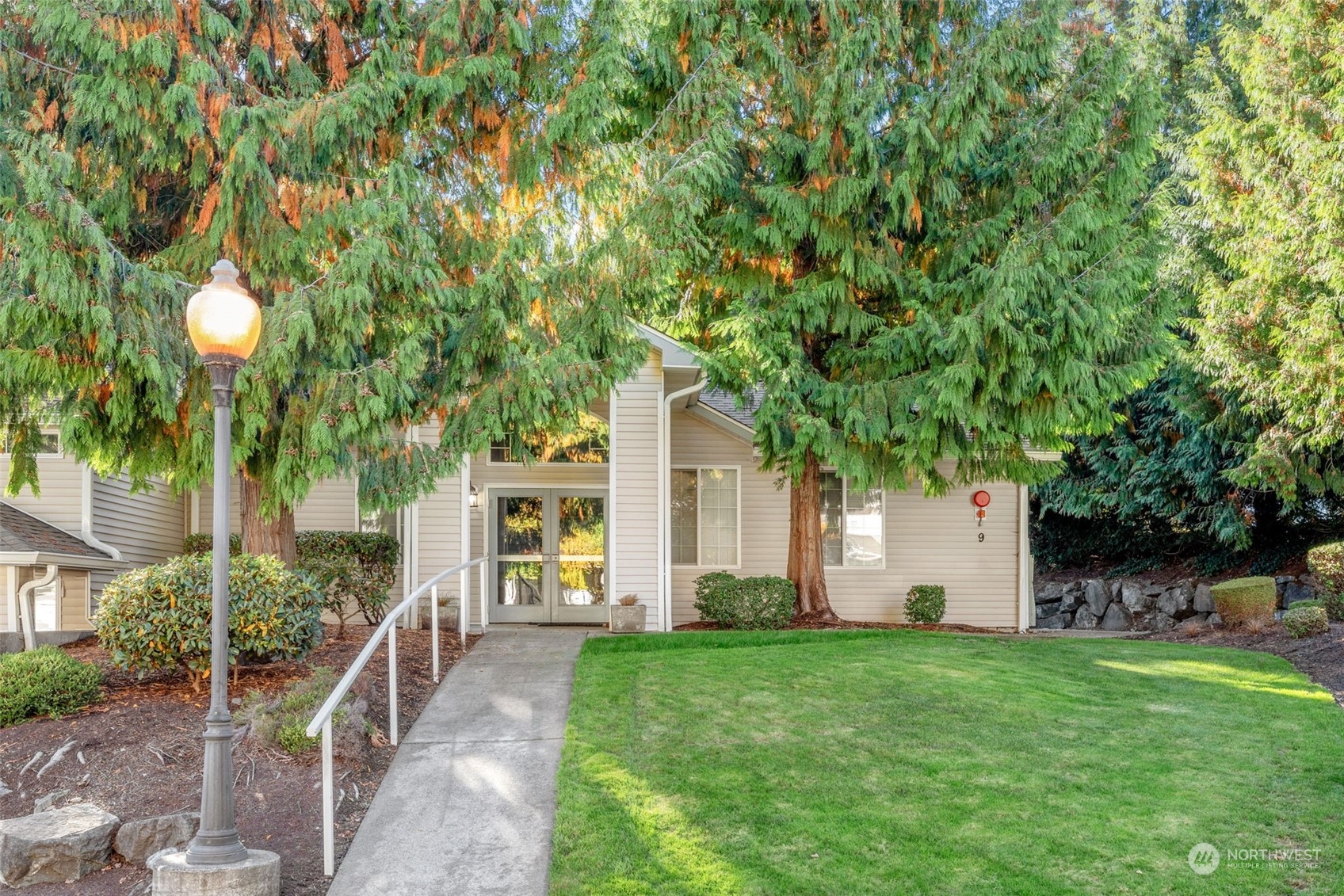 1921 South 368th Place Federal Way, WA 98003 - Photo 20 of 20 front view of a house with a yard