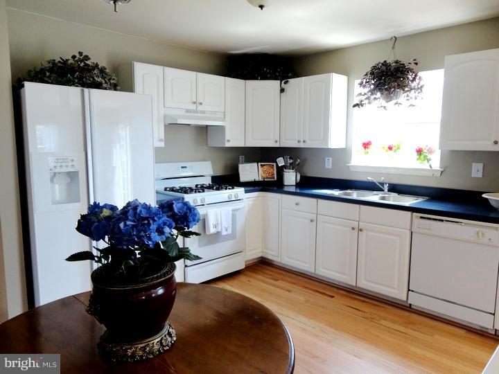 4510 Old Oak Road Doylestown, PA 18902 - Photo 7 of 25 Gallery Image 7
