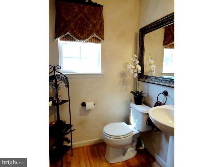 4510 Old Oak Road Doylestown, PA 18902 - Photo 10 of 25 Gallery Image 10