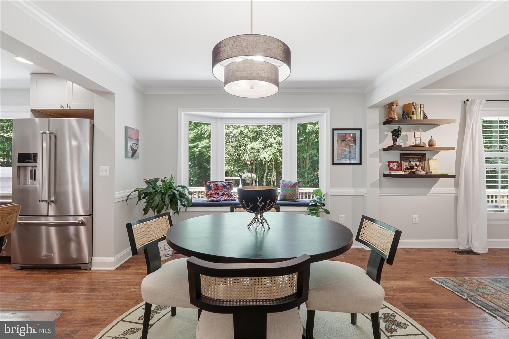 7514 Evans Ford Road Clifton, VA 20124 - Photo 22 of 86 Eat in Kitchen area w/Bay window