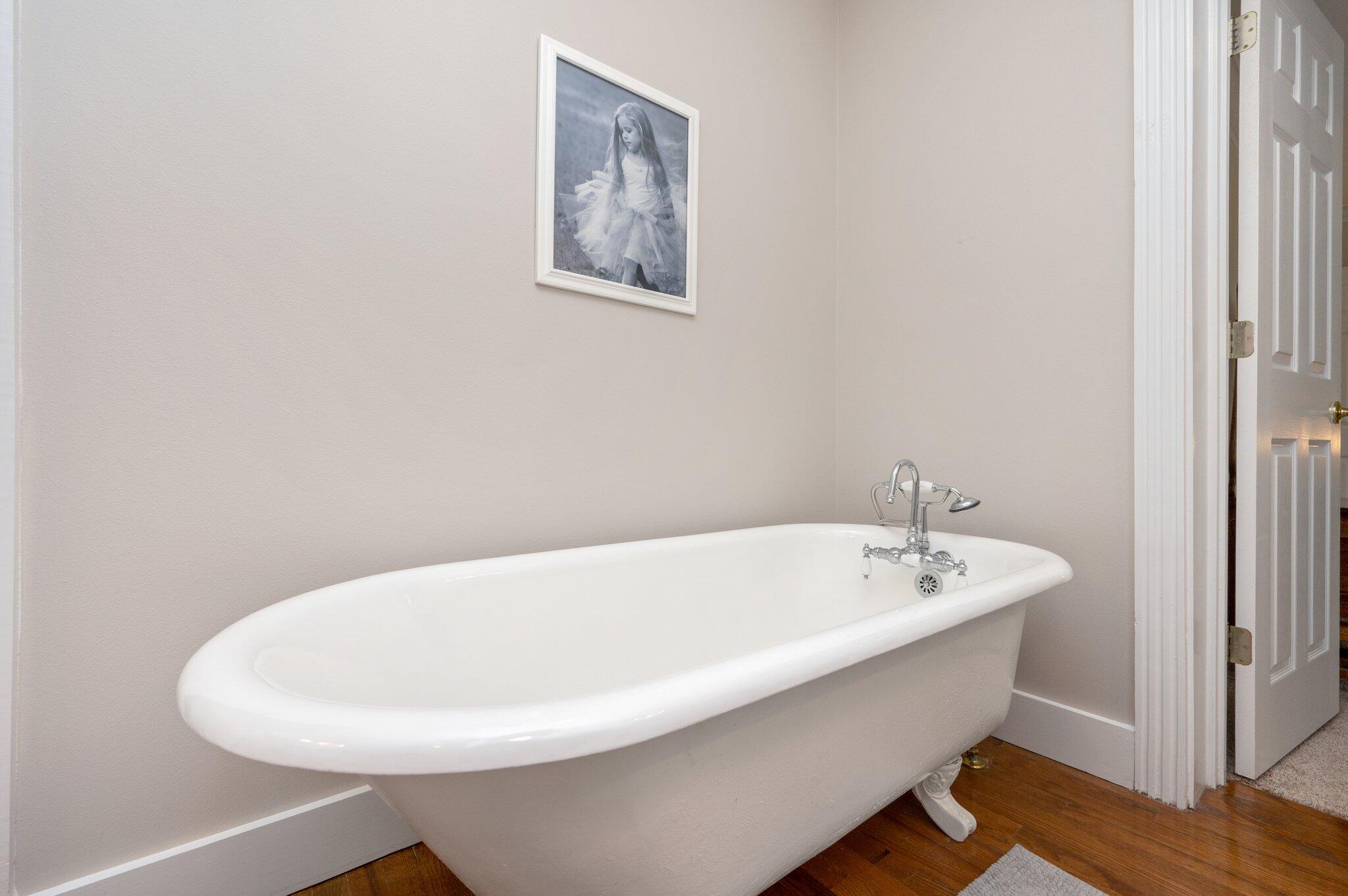 5847 Dairy Road Baker, FL 32531 - Photo 50 of 72 a white bath tub sitting in a bathroom