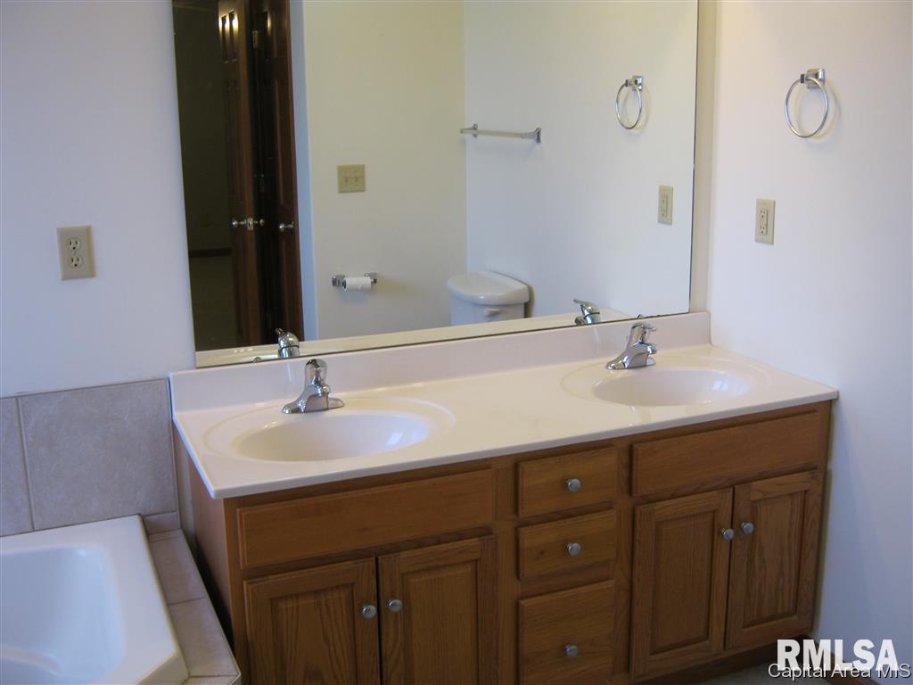 1709 Plover Road Springfield, IL 62711 - Photo 15 of 20 Gallery Image 15