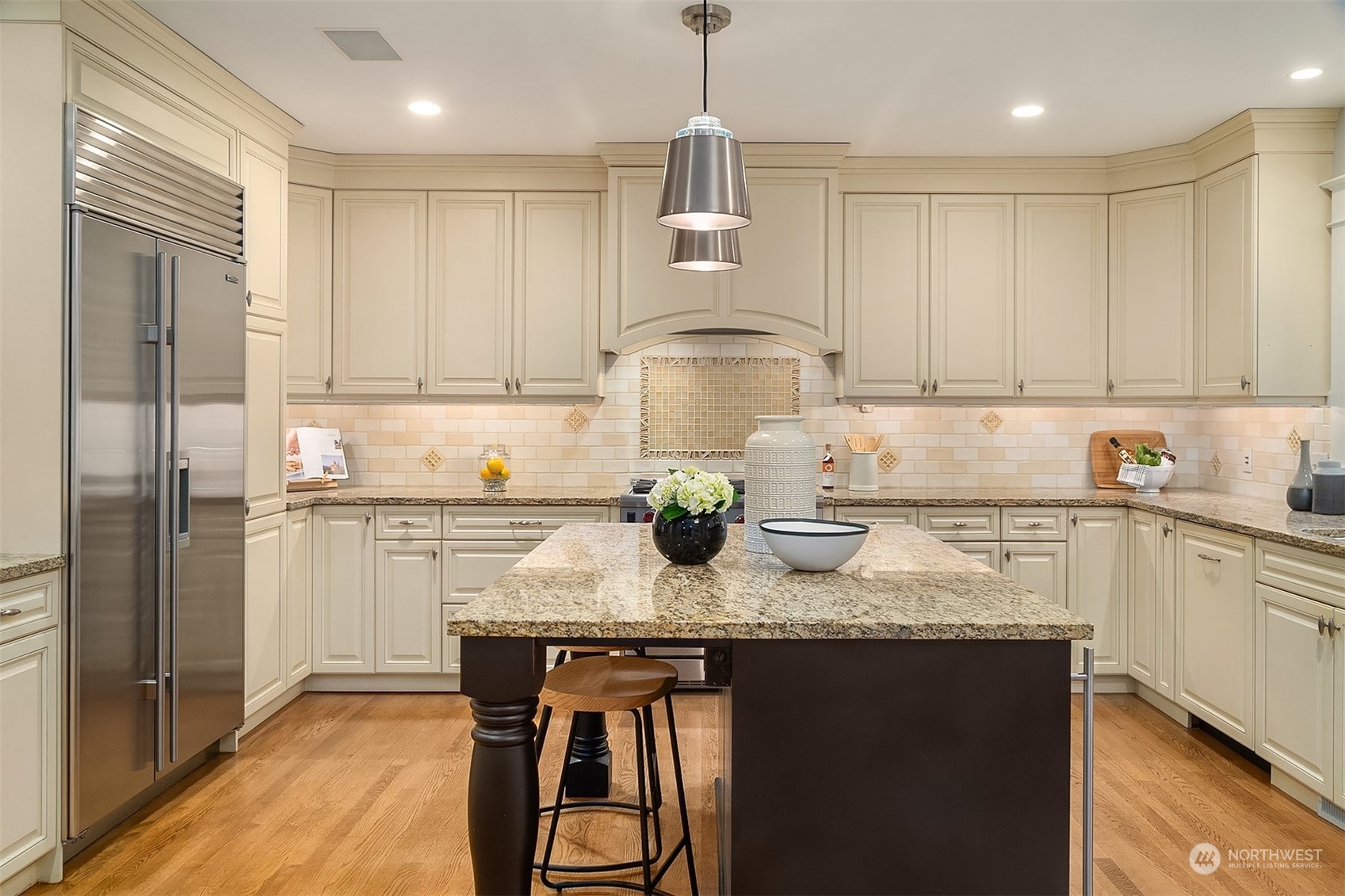 5544 Northeast Penrith Road Seattle, WA 98105 - Photo 15 of 40