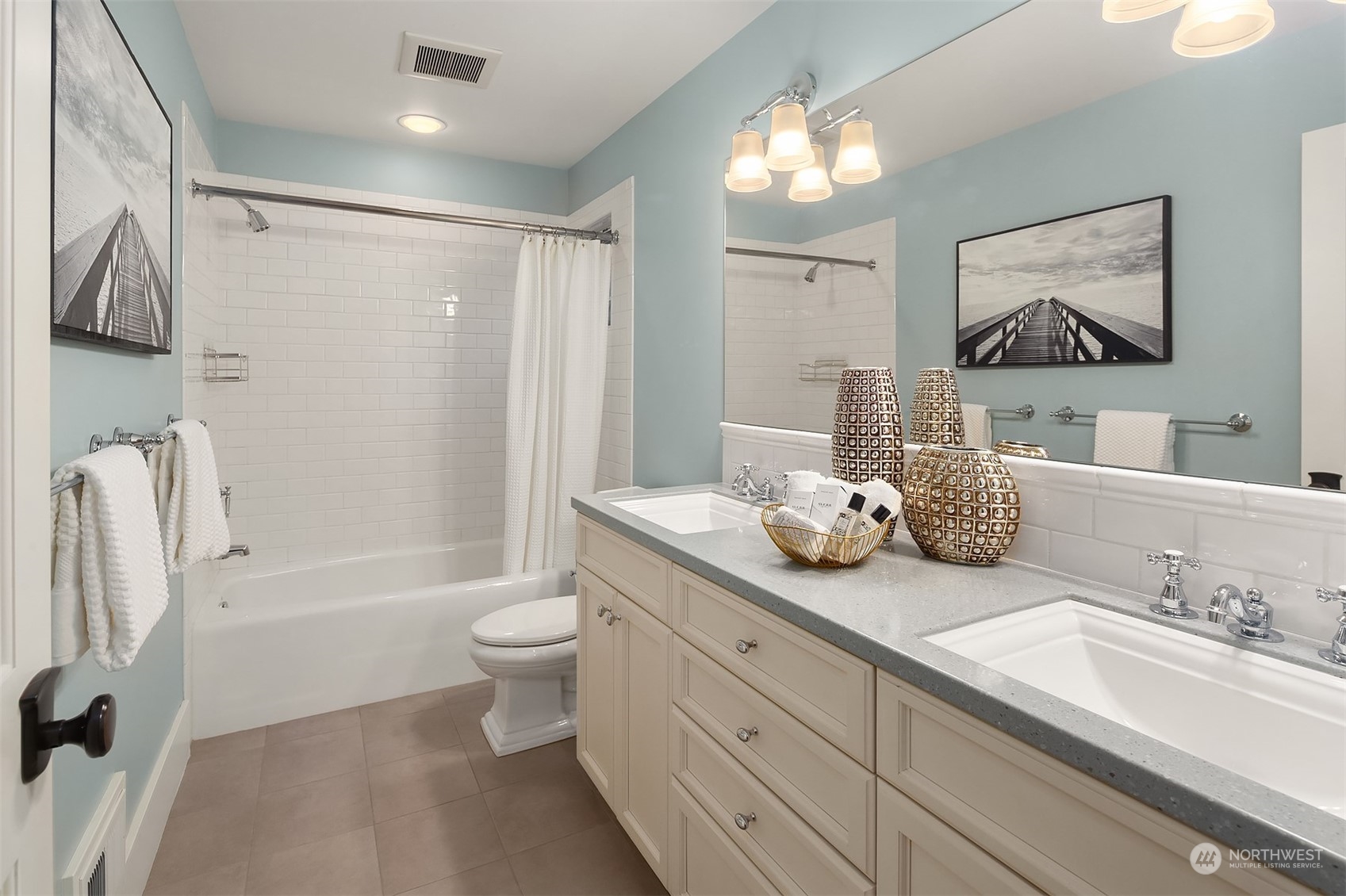 5544 Northeast Penrith Road Seattle, WA 98105 - Photo 21 of 40