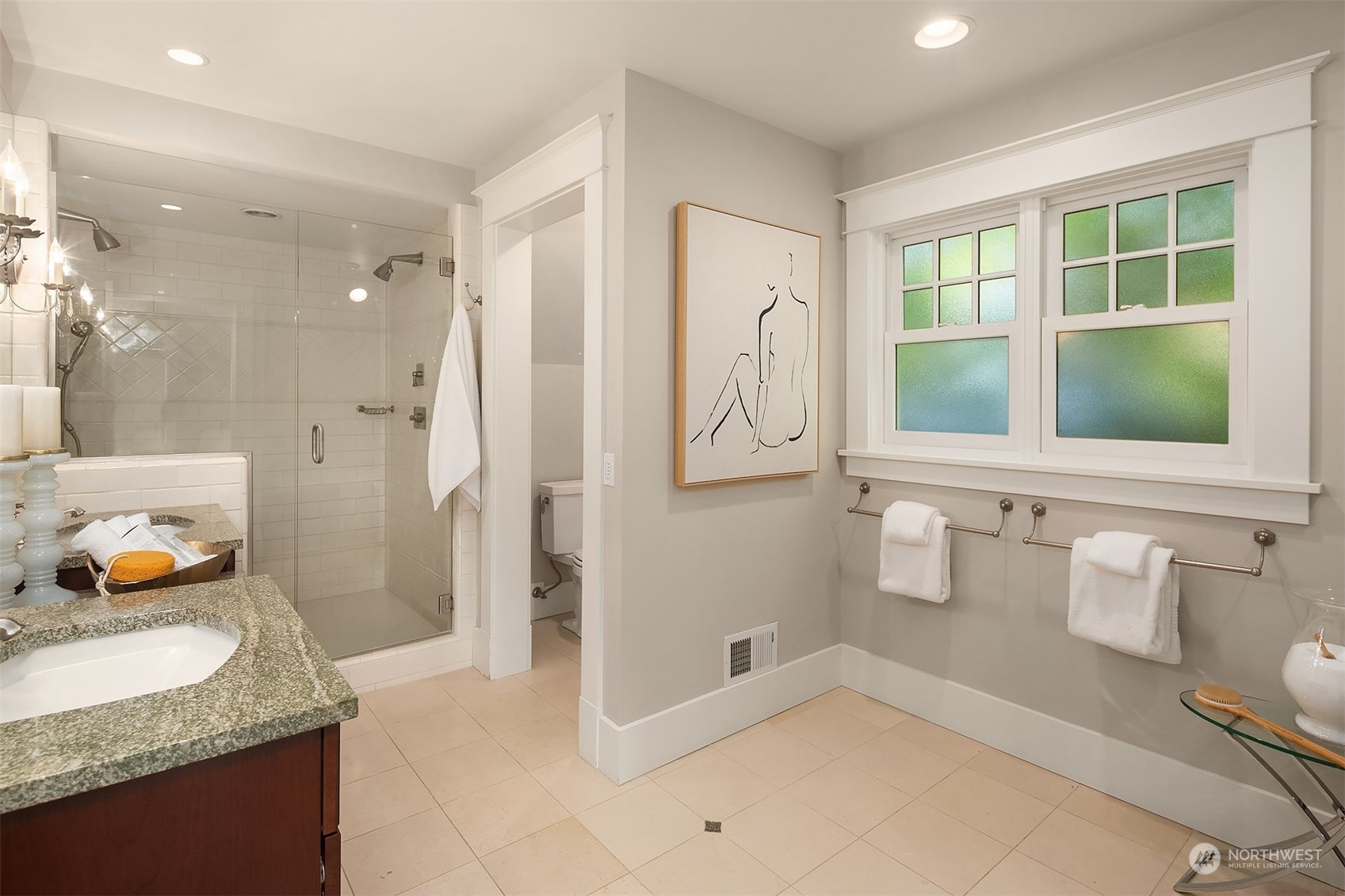 5544 Northeast Penrith Road Seattle, WA 98105 - Photo 26 of 40