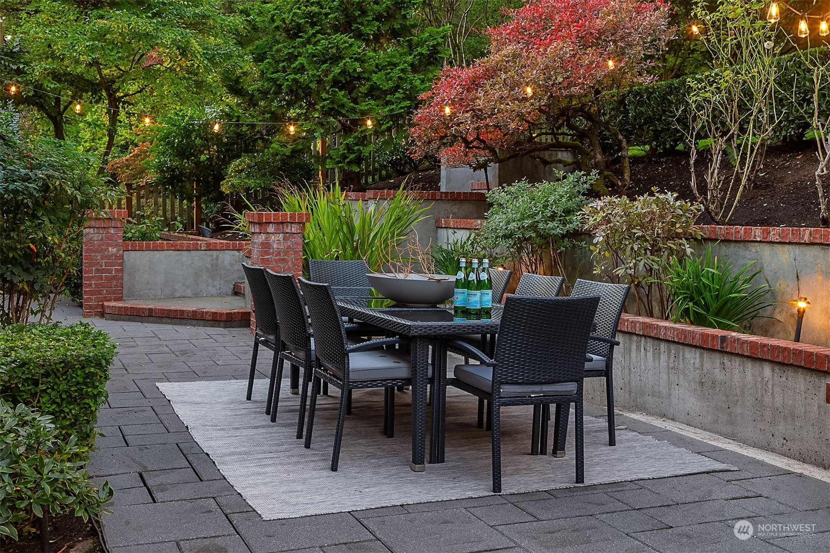 5544 Northeast Penrith Road Seattle, WA 98105 - Photo 32 of 40