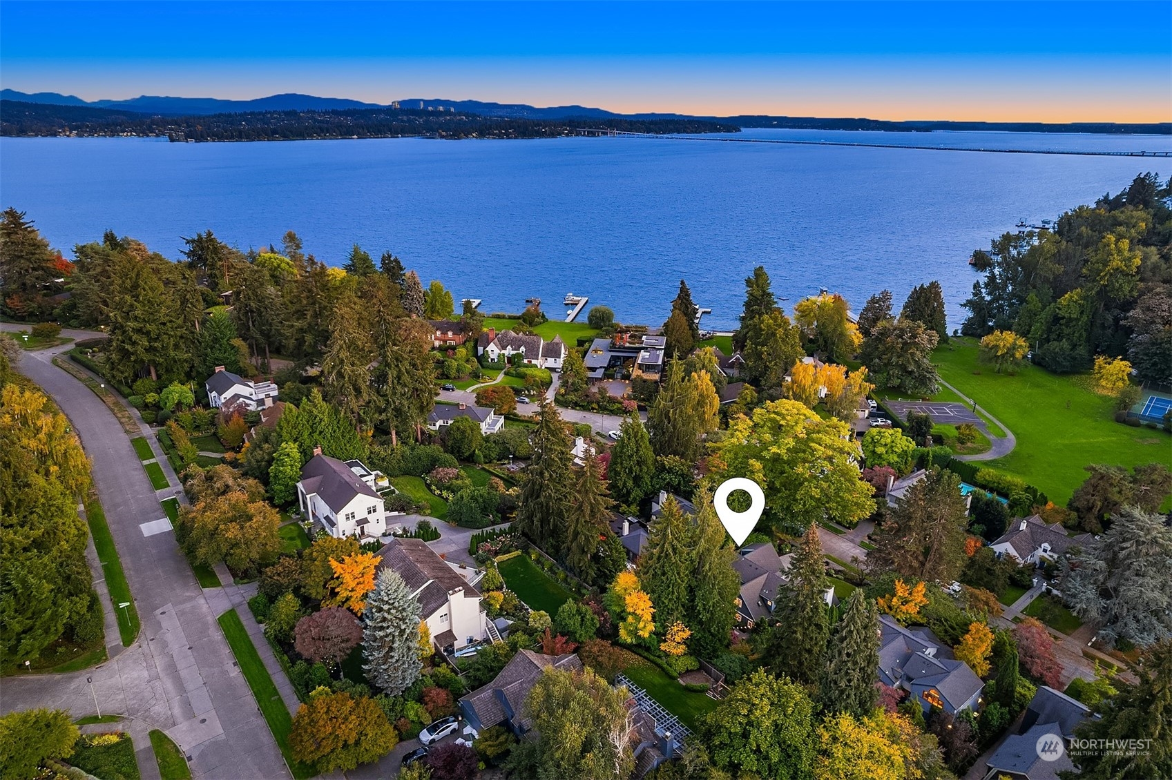 5544 Northeast Penrith Road Seattle, WA 98105 - Photo 35 of 40