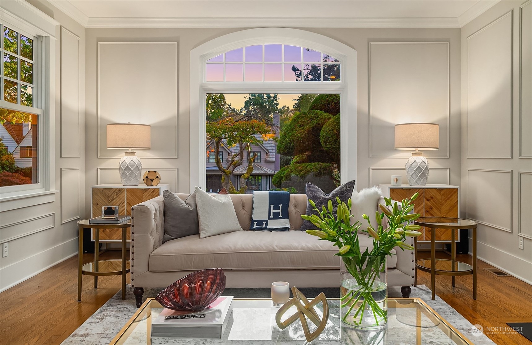 5544 Northeast Penrith Road Seattle, WA 98105 - Photo 6 of 40