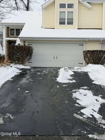 $299,900 | 5 Captains Boulevard, Waterford, NY 12188