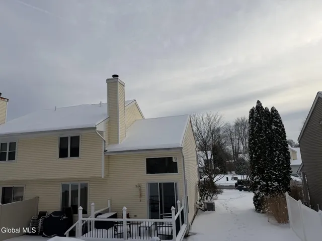 $299,900 | 5 Captains Boulevard, Waterford, NY 12188