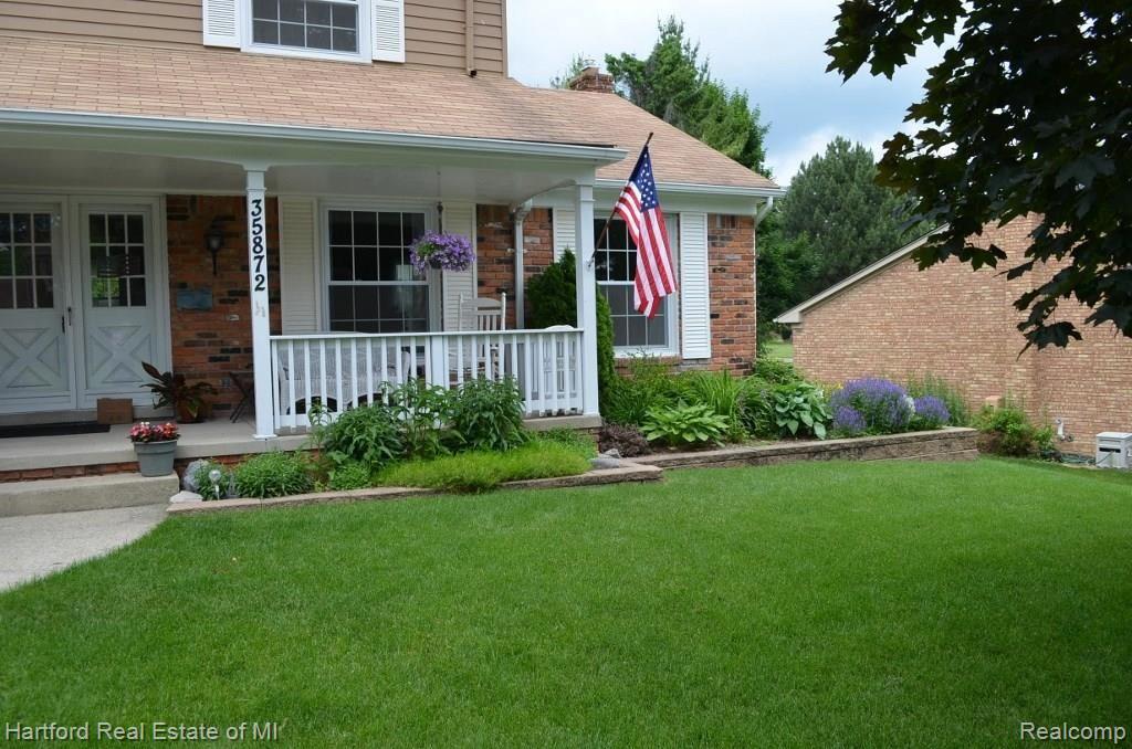 35872 Johnstown Road Farmington, MI 48335 - Photo 4 of 55 DSC_0168 (1024x678).jpg