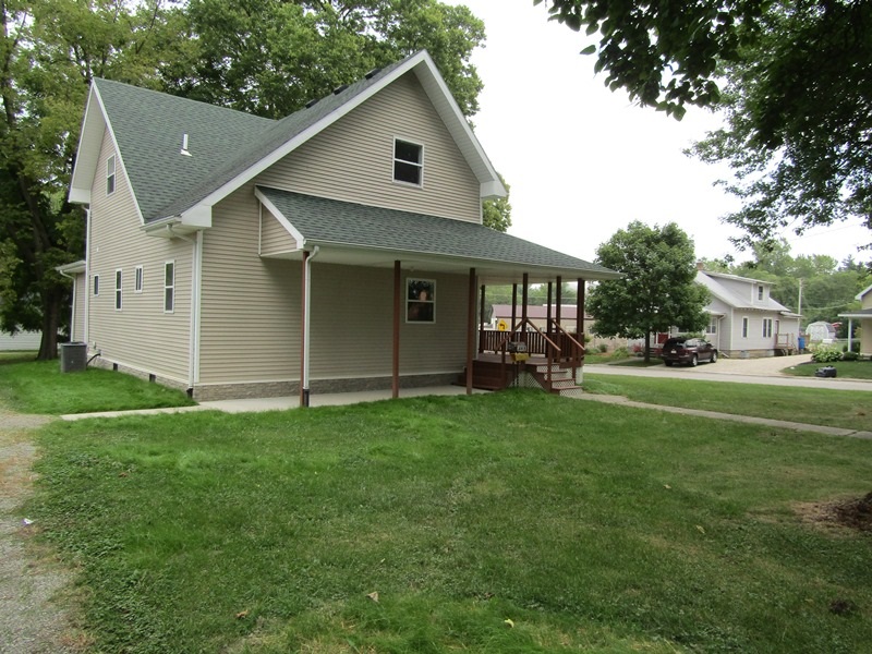445 South 1st Street Decatur, IN 46733 - Photo 2 of 22