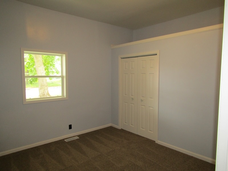 445 South 1st Street Decatur, IN 46733 - Photo 12 of 22