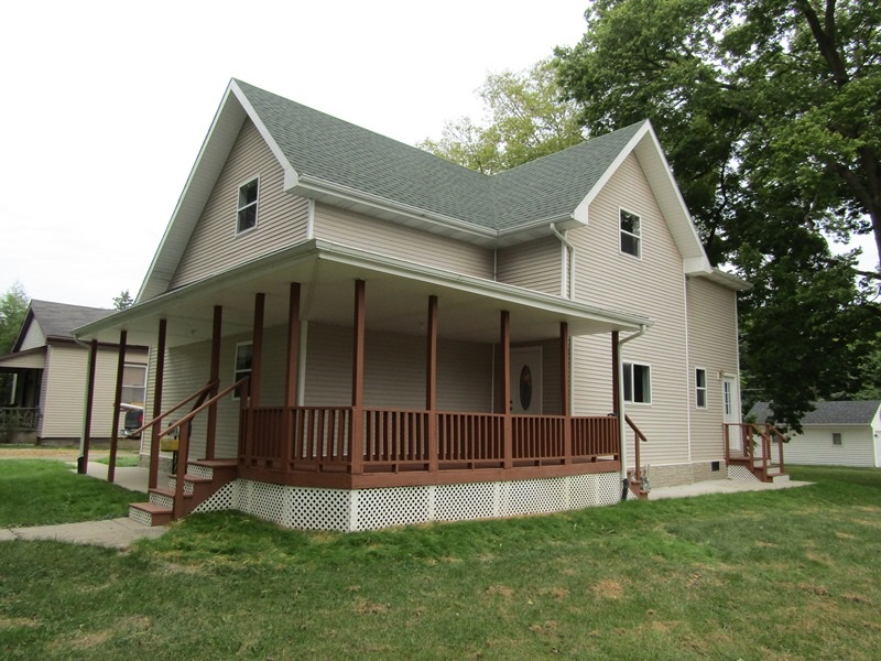 445 South 1st Street Decatur, IN 46733 - Photo 4 of 22