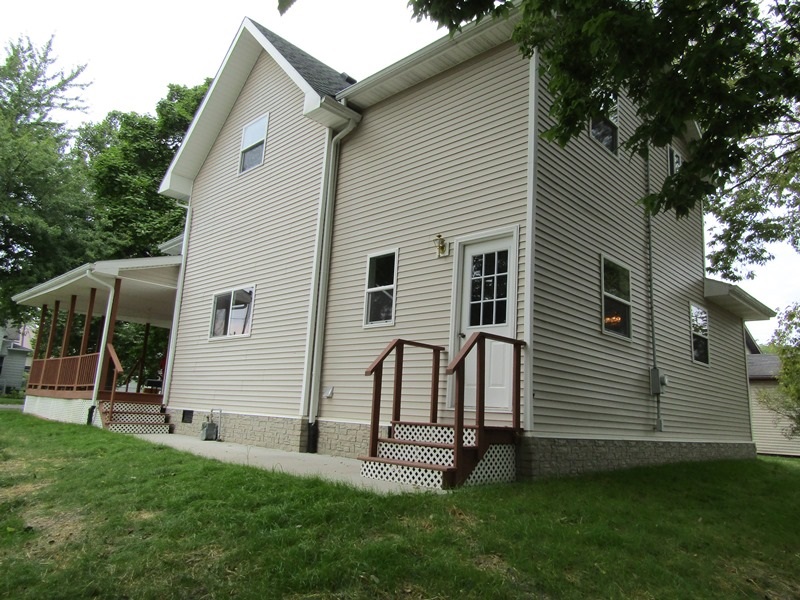 445 South 1st Street Decatur, IN 46733 - Photo 7 of 22