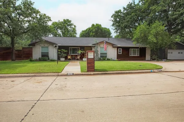 $645,000 | 609 Hillside Drive, Colleyville, TX 76034