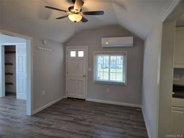 $2,800 | 4 Private Road, East Setauket, NY 11733