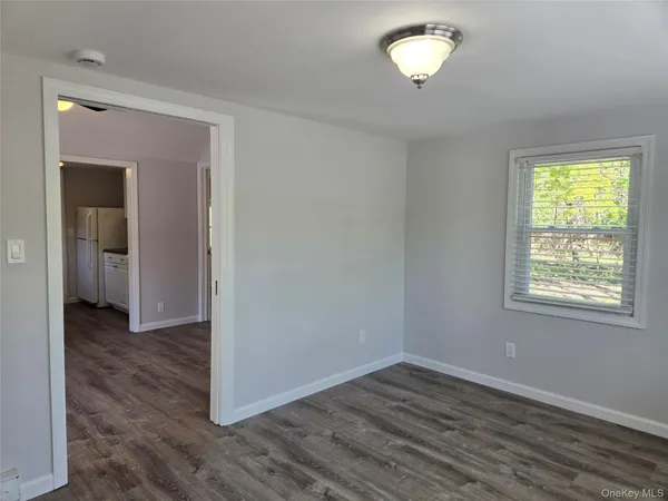 $2,800 | 4 Private Road, East Setauket, NY 11733