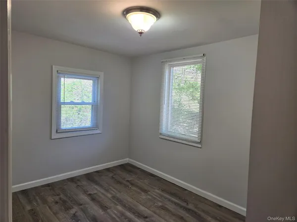 $2,800 | 4 Private Road, East Setauket, NY 11733