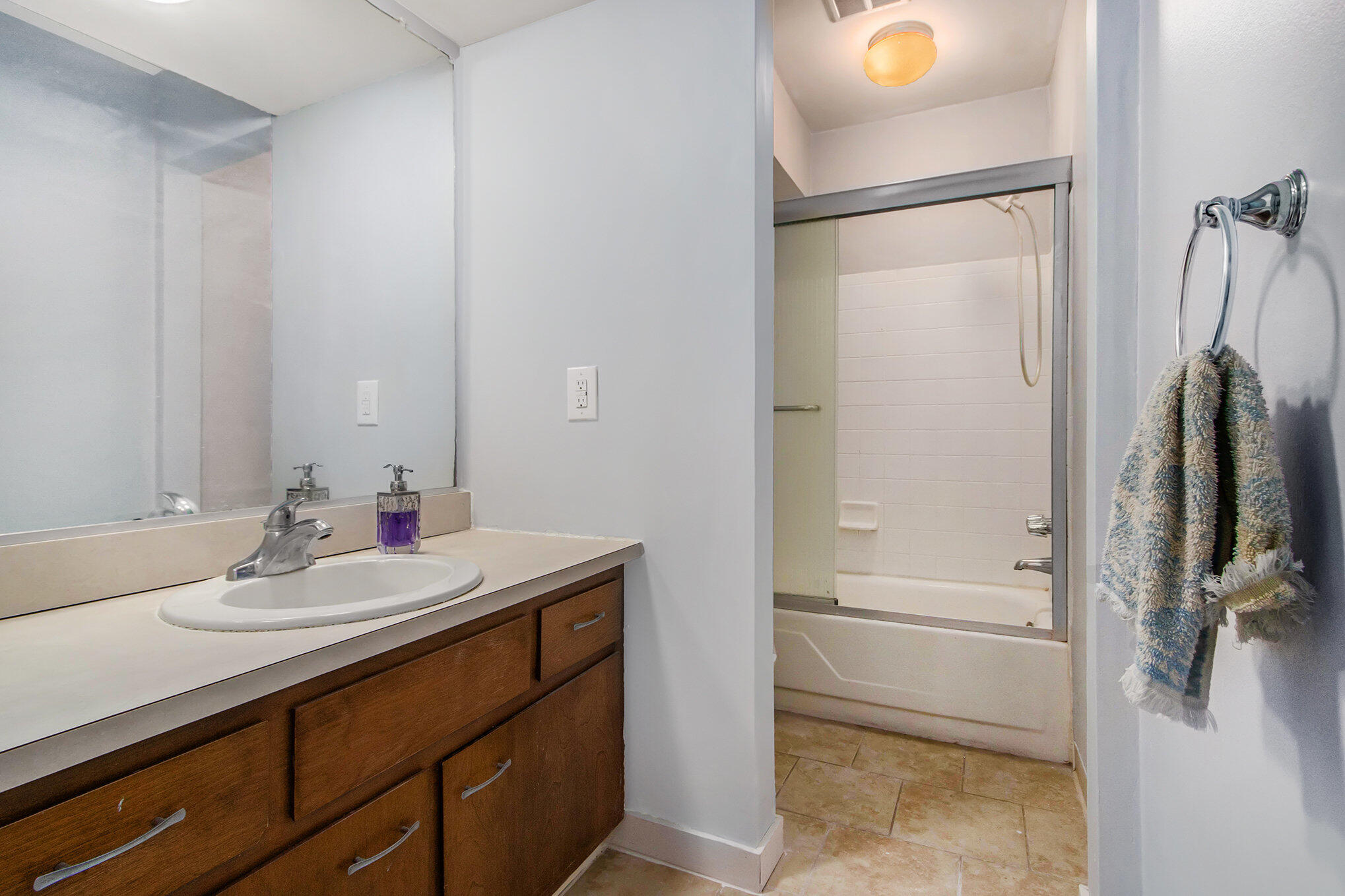 734 West Kilgore Road, Unit 108 Kalamazoo, MI 49008 - Photo 15 of 18 015_734westkilgore_25_600