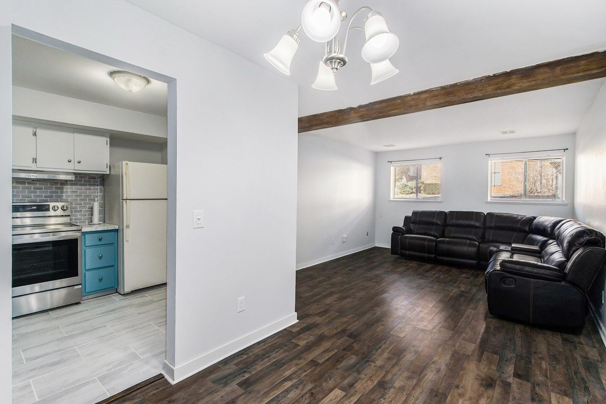 734 West Kilgore Road, Unit 108 Kalamazoo, MI 49008 - Photo 3 of 18 003_734westkilgore_1_457