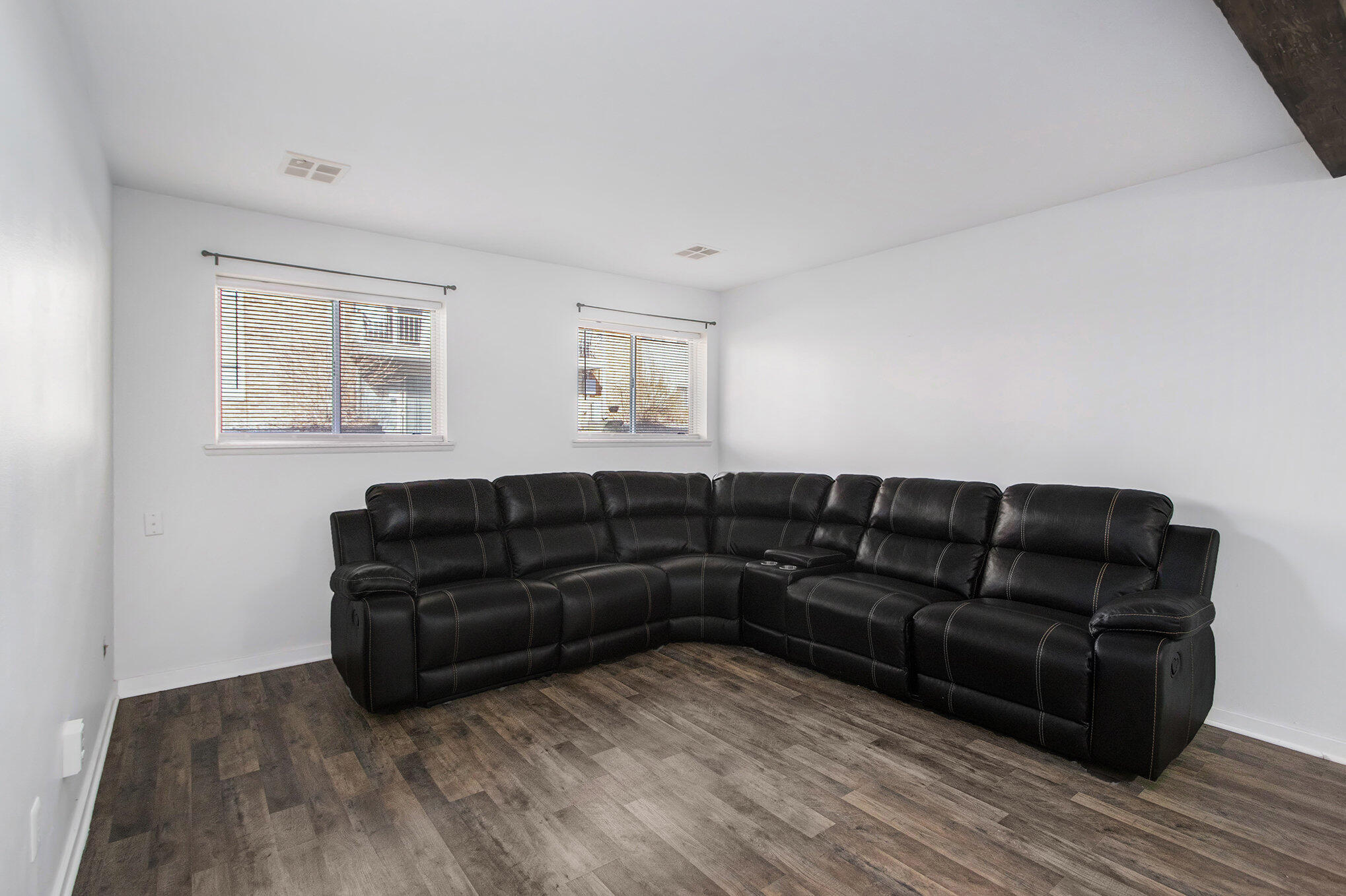 734 West Kilgore Road, Unit 108 Kalamazoo, MI 49008 - Photo 5 of 18 005_734westkilgore_5_611