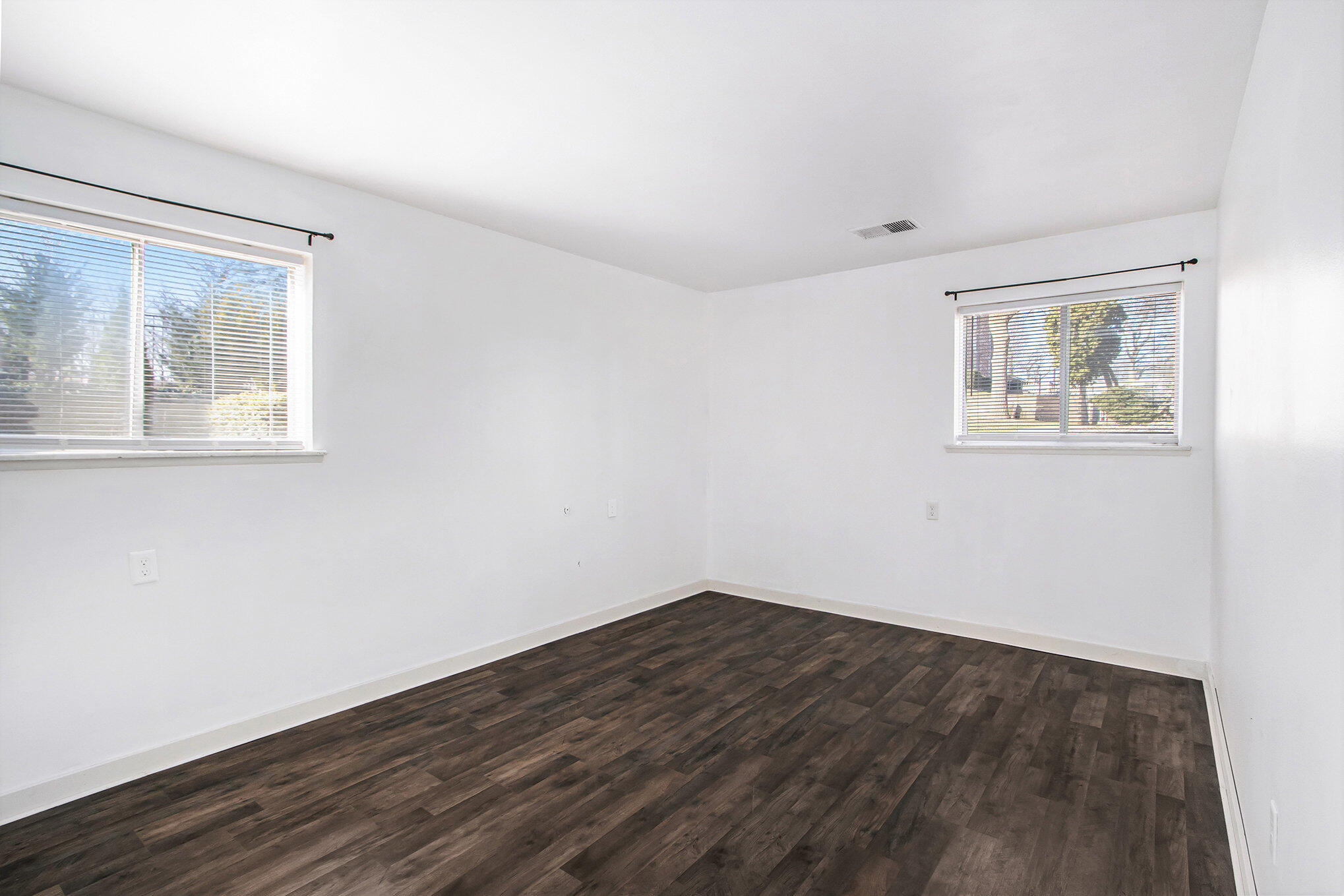 734 West Kilgore Road, Unit 108 Kalamazoo, MI 49008 - Photo 10 of 18 010_734westkilgore_15_908