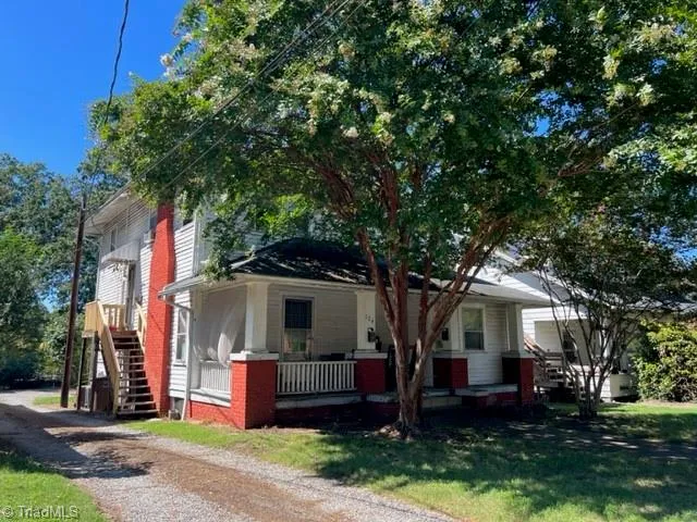 $875 | 124 Tate Street, Unit A, Greensboro, NC 27403