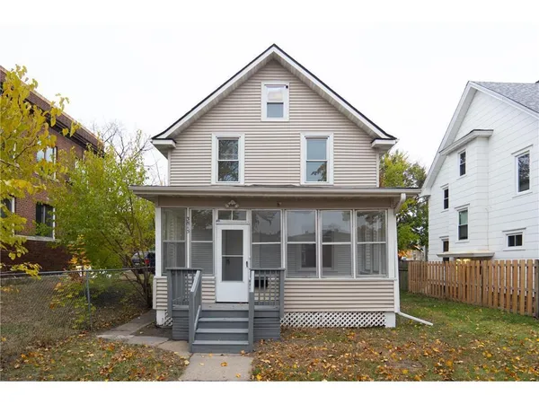 $2,500 | 3815 2nd Avenue South, Minneapolis, MN 55409