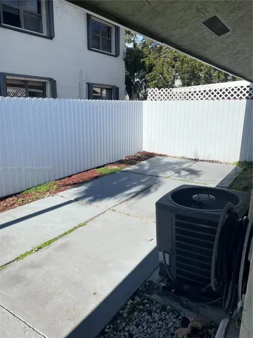 $2,850 | 5216 West 24th Way, Unit 17D, Hialeah, FL 33016