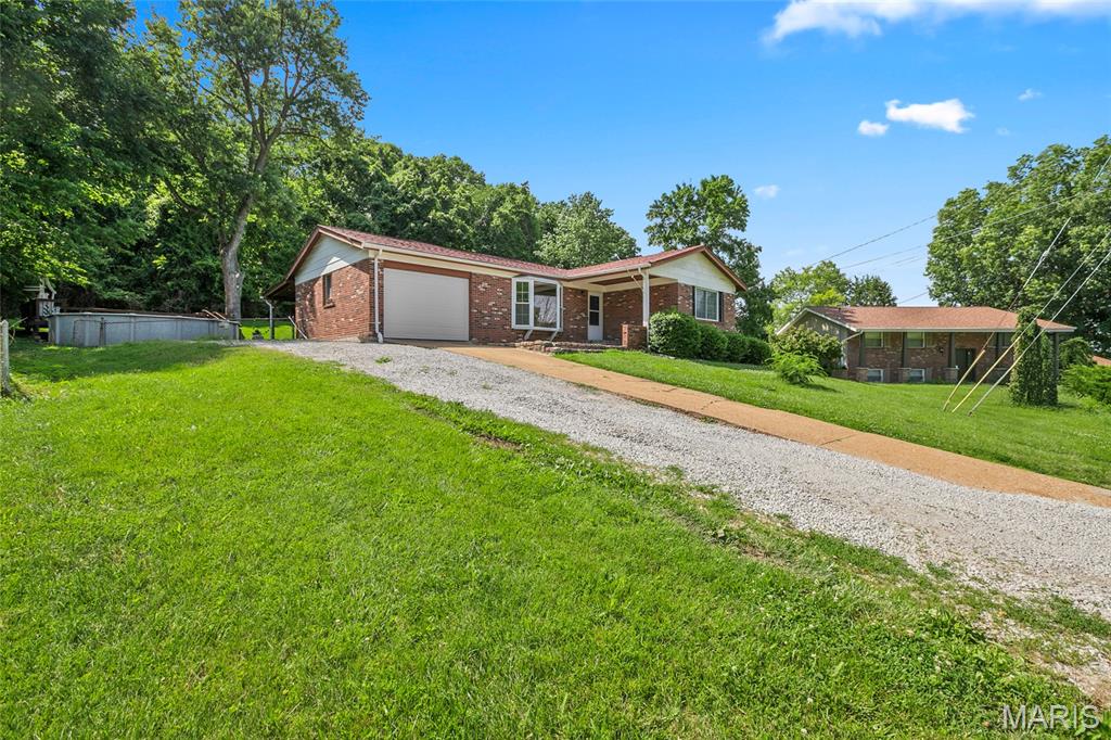 2813 Patti Lane High Ridge, MO 63049 - Photo 3 of 33