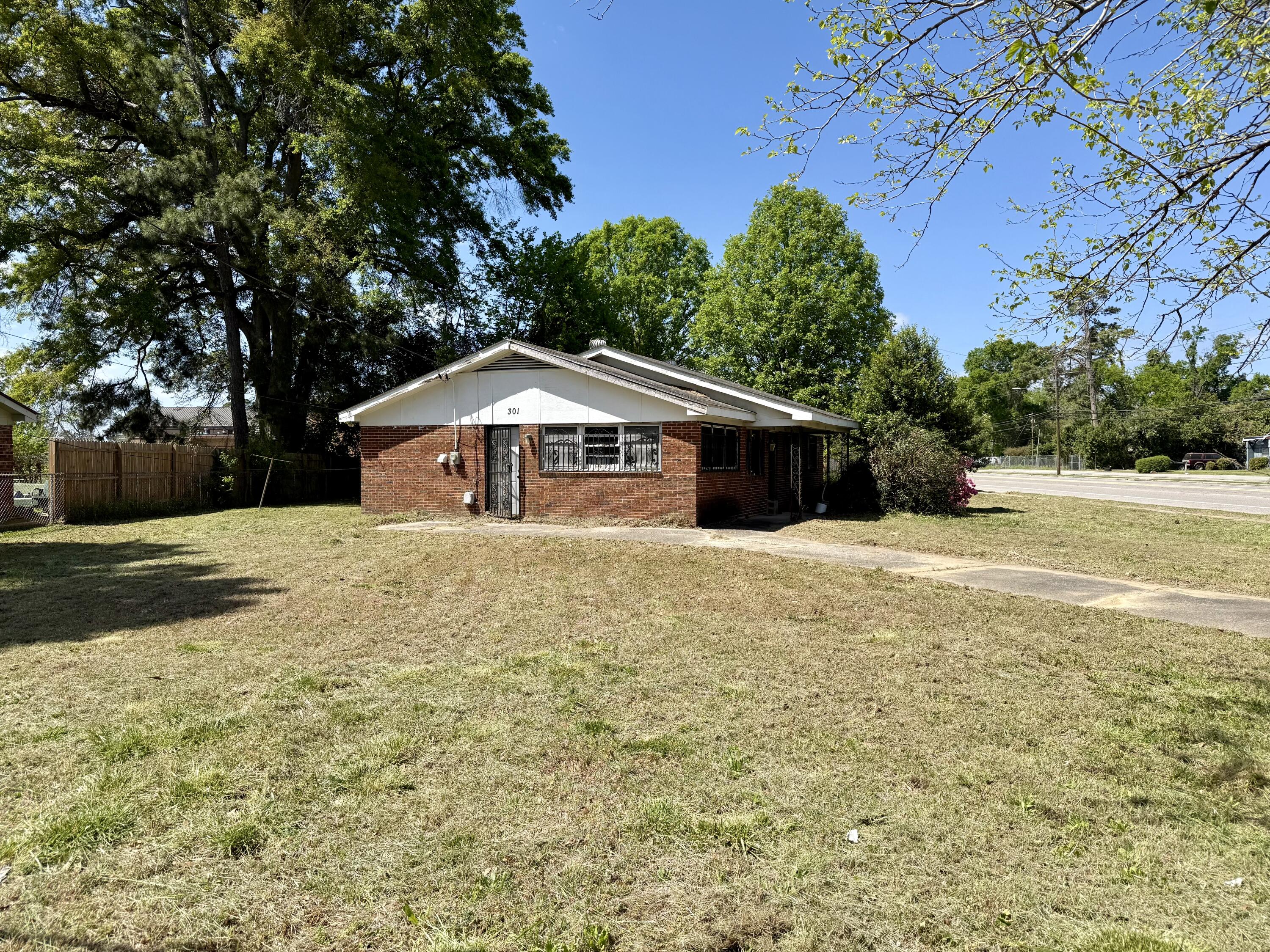 301 East View Drive Augusta, GA 30901 - Photo 3 of 16 IMG_4131