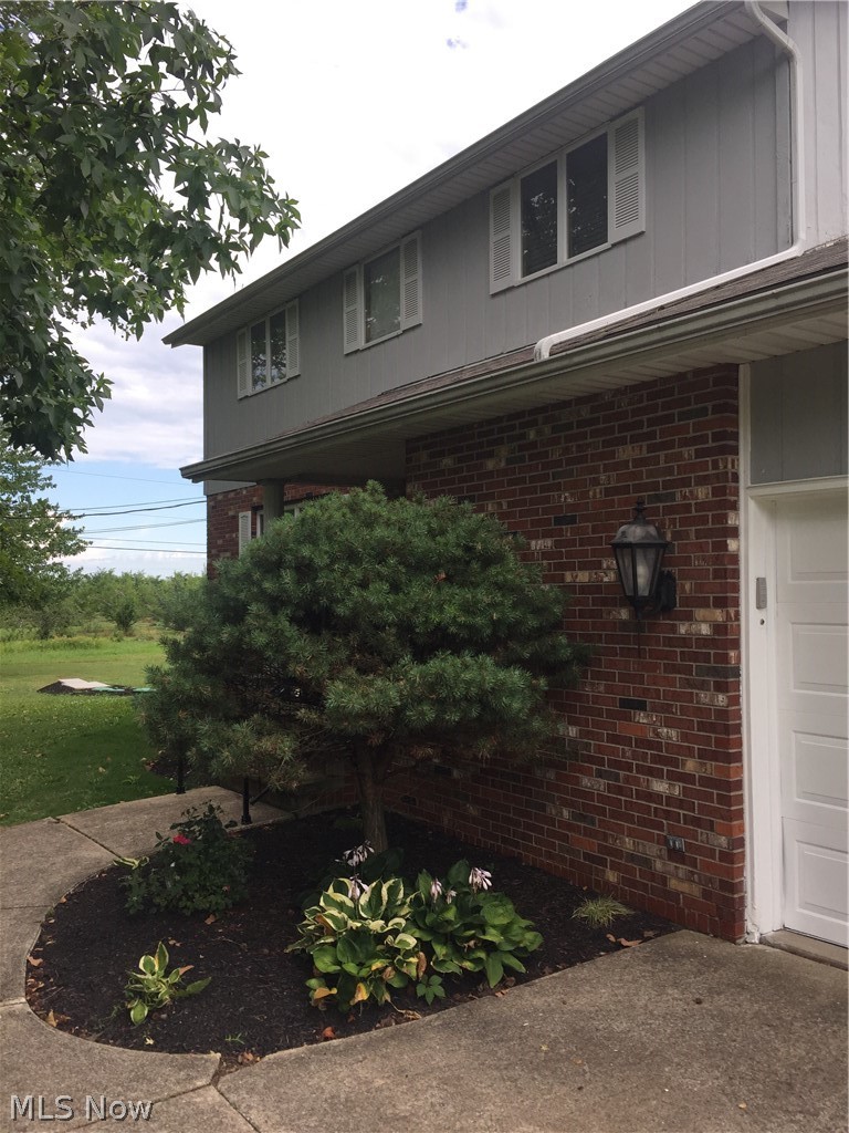 8909 Gifford Road Amherst, OH 44001 - Photo 5 of 32