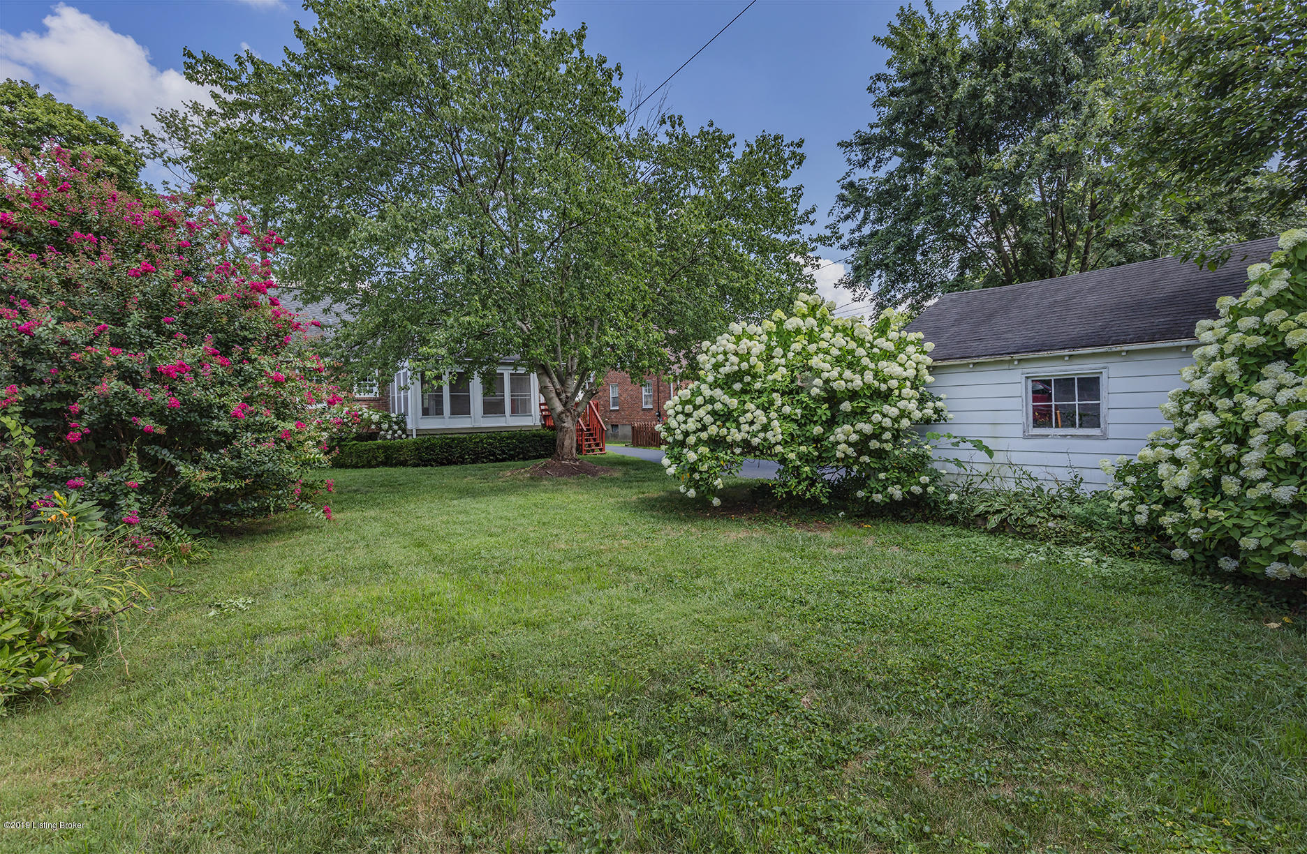 226 Tyne Road Louisville, KY 40207 - Photo 6 of 47 226-Tyne-Rd-009